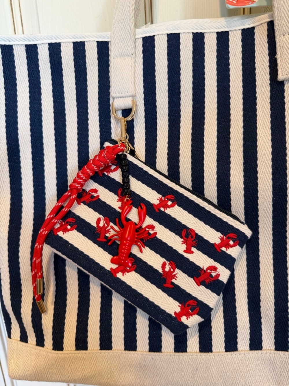 Lg Striped Navy/Off White Tote w/lobster accent pouch & lobster Hair clip - Picture 2 of 6